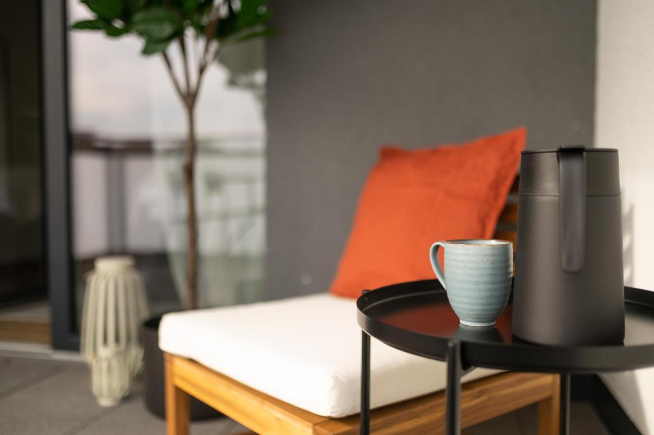 Dwellstay - Modernes Apartment I 55Qm I 2 Zimmer I Kueche I Bad I Terrasse I Tv I Wlan Bad Hersfeld Exterior foto